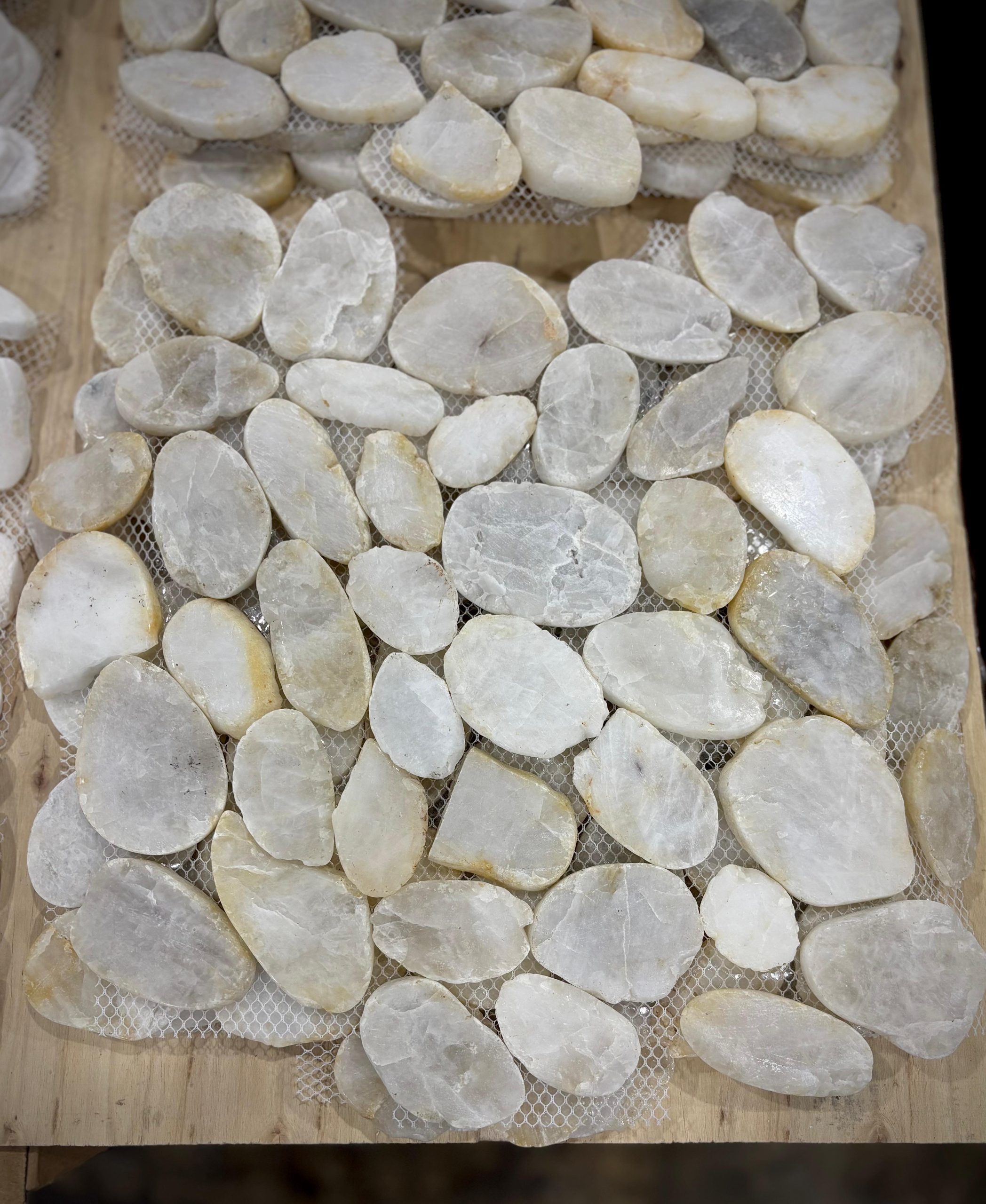 White normal polished landscape stone